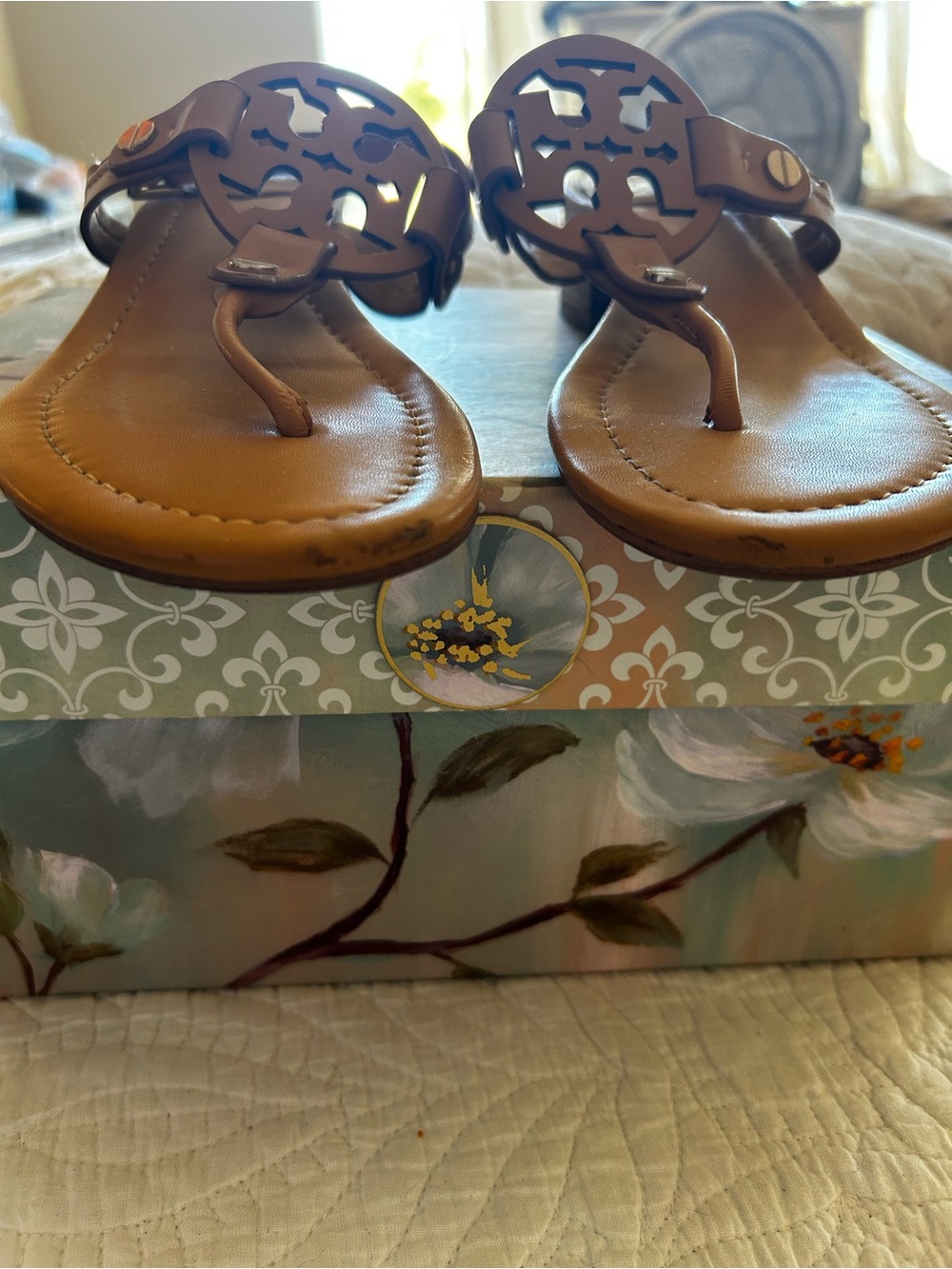 Tory Burch Tan Leather Logo Thong Sandals 🇺🇸🇺🇸🇺🇸 - Picture 3 of 6